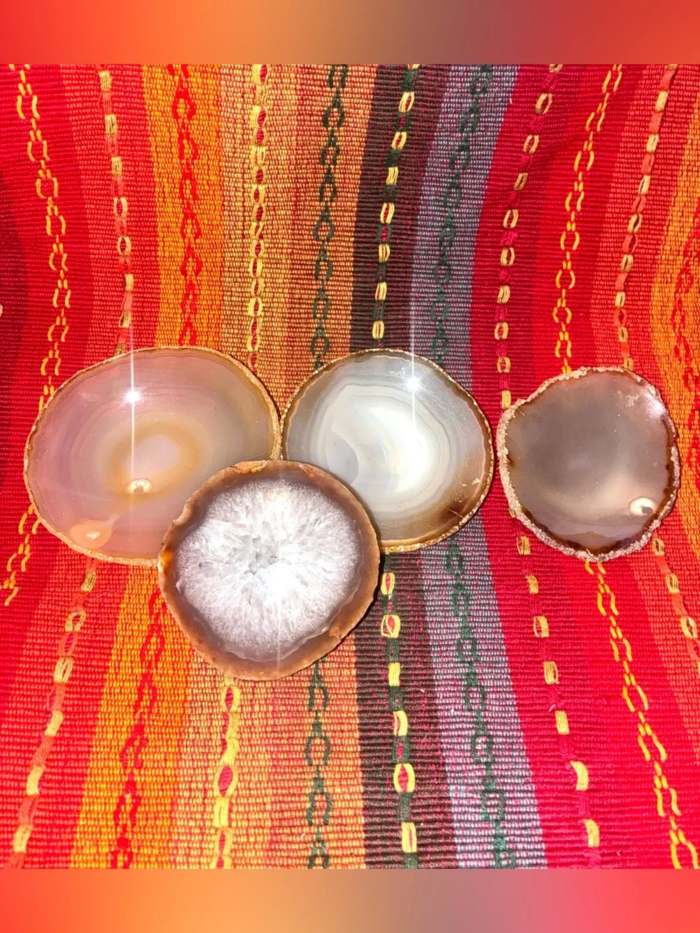 Natural Agate Geode Coaster Like – White and Brown